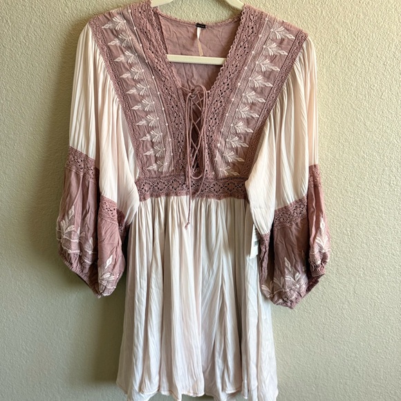 Free People Dresses & Skirts - NWT Free People Lace Embroidered Boho Mini Dress Beachy Spring Feminine